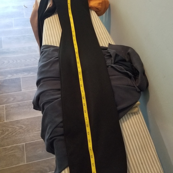 A'gaci agaci agaci long sleeve black tan & white color block dress w/ cut out - Picture 8 of 9